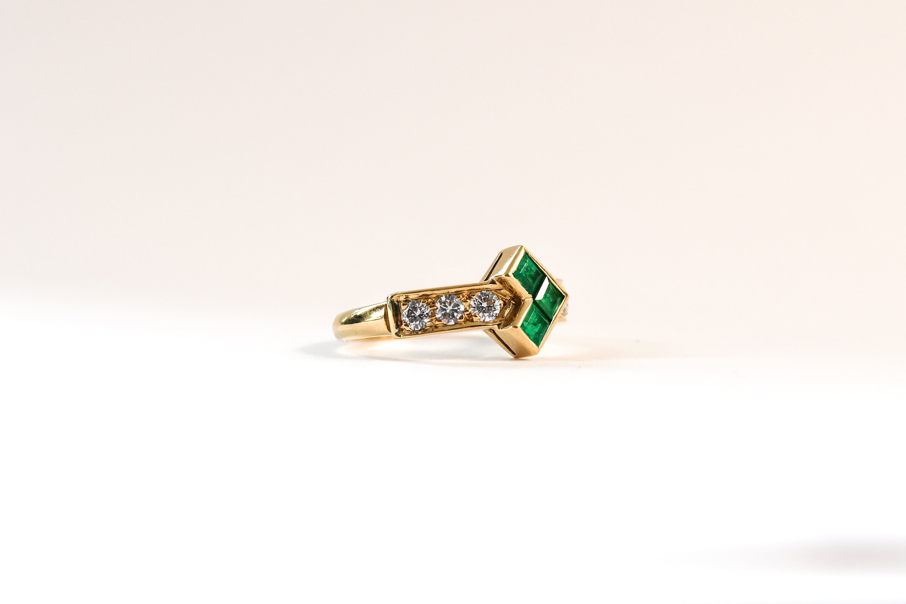 Demi alliance émeraude & diamant or jaune