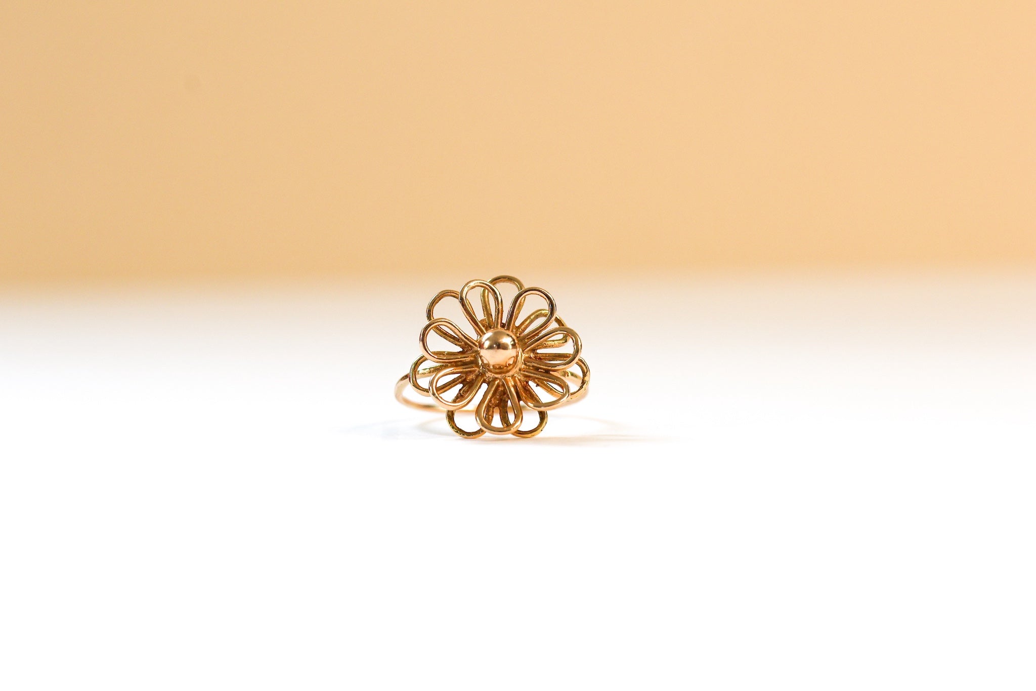 La marguerite — bijou en or 18 carats vintage