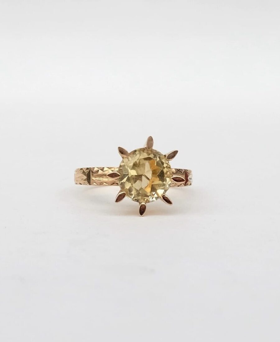 La pâquerette — bijou en or 18 carats vintage