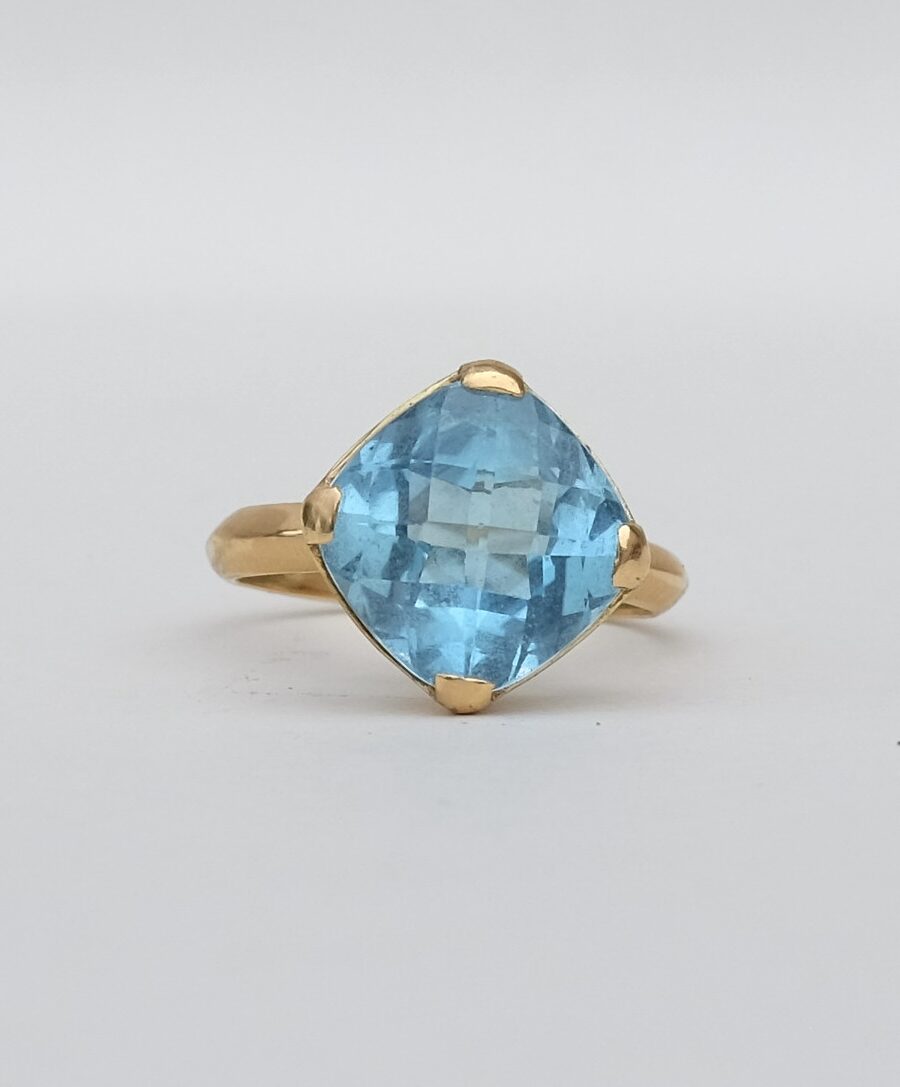 L'hortensia — bijou en or 18 carats